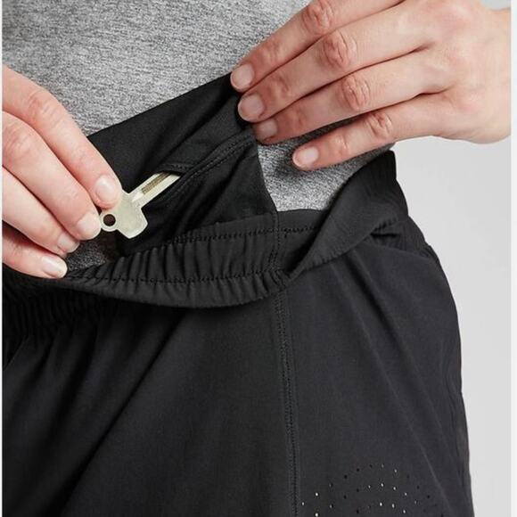 NWT Athleta Women's Hustle 3" Short Sz 1X  Black Running Gym Workout Athleisure - Picture 4 of 11